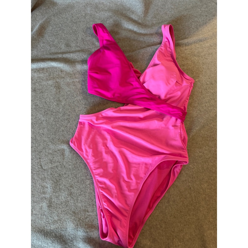 Blooming Jelly Pink Colorblock One Piece Swimsuit NWT Women Large Wrap Cutout